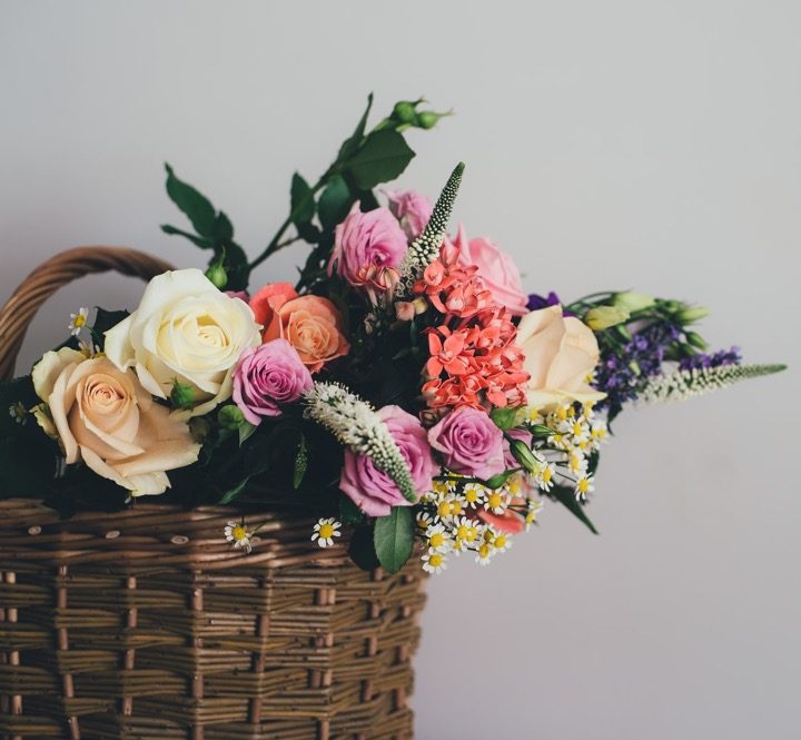 cesta com flores