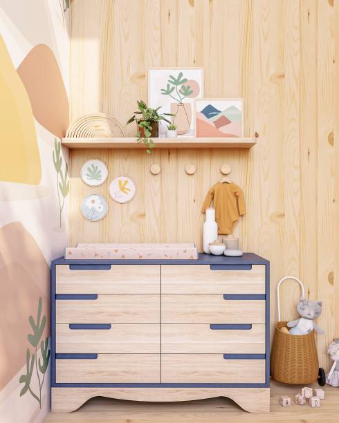 Quarto da Cora, por Elefante Design + Uáuá | Tirando partido do pé direito alto, Tati fixou prateleiras como um roda-teto, apoiando ali vasos de plantas, livros e quadros, em uma composição descontraída.
