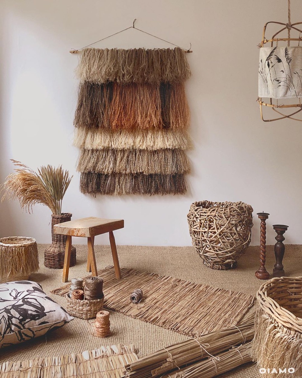 Ambiente de estilo boho com decoração natural