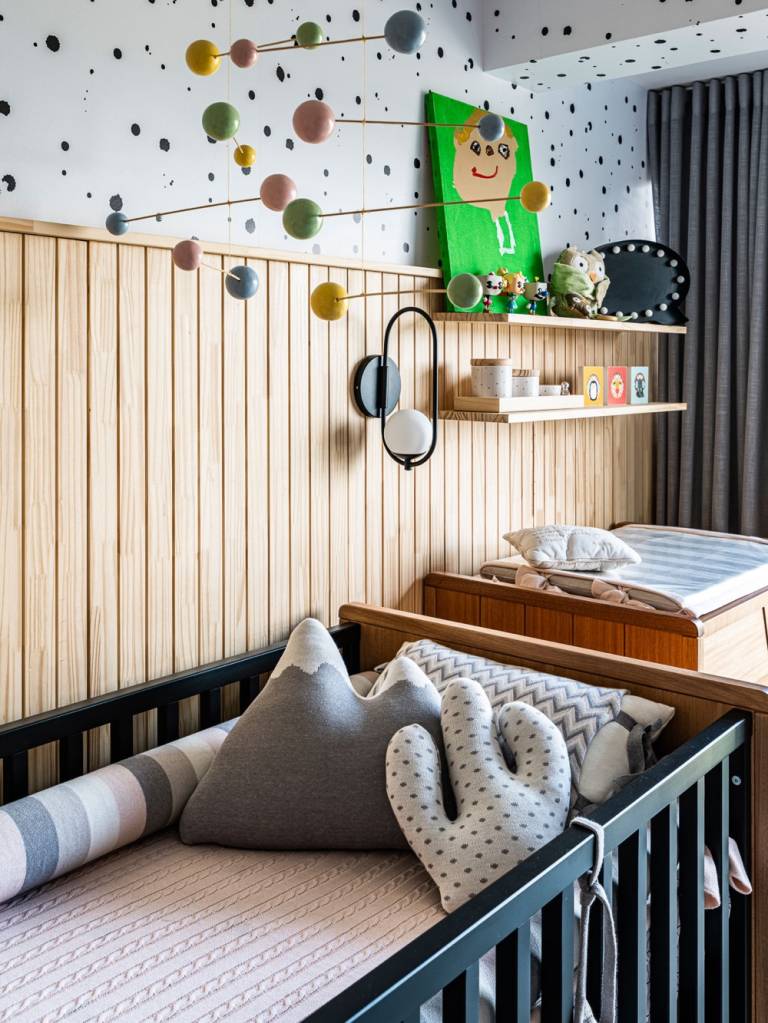 quarto infantil com beliche e berço