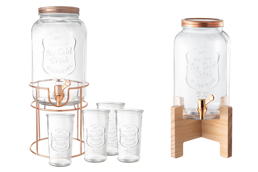 <span style="font-weight: 400">Suqueiras da Spicy: com </span><a href="https://www.spicy.com.br/suqueira-com-base-em-madeira-33l-kenya/p?utm_source=abril_casa.com&utm_medium=afiliados&utm_campaign=spicy_suqueira" target="_blank" rel="noopener"><span style="font-weight: 400">base de madeira</span></a><span style="font-weight: 400"> e com </span><a href="https://www.spicy.com.br/suqueira-com-4-copos-33l-kenya/p?utm_source=abril_casa.com&utm_medium=afiliados&utm_campaign=spicy_suqueira4copos" target="_blank" rel="noopener"><span style="font-weight: 400">base de metal e copos</span></a><span style="font-weight: 400">. Ambas têm 3,3 litros e custam R$ 99,90.</span> <span style="font-weight: 400">Suqueiras da Spicy: com </span><a href="https://www.spicy.com.br/suqueira-com-base-em-madeira-33l-kenya/p?utm_source=abril_casa.com&utm_medium=afiliados&utm_campaign=spicy_suqueira" target="_blank" rel="noopener"><span style="font-weight: 400">base de madeira</span></a><span style="font-weight: 400"> e com </span><a href="https://www.spicy.com.br/suqueira-com-4-copos-33l-kenya/p?utm_source=abril_casa.com&utm_medium=afiliados&utm_campaign=spicy_suqueira4copos" target="_blank" rel="noopener"><span style="font-weight: 400">base de metal e copos</span></a><span style="font-weight: 400">. Ambas têm 3,3 litros e custam R$ 99,90.</span>