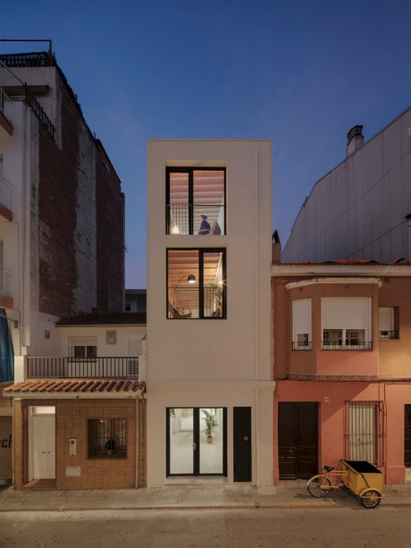 Casa de apenas 4 m de largura na Espanha