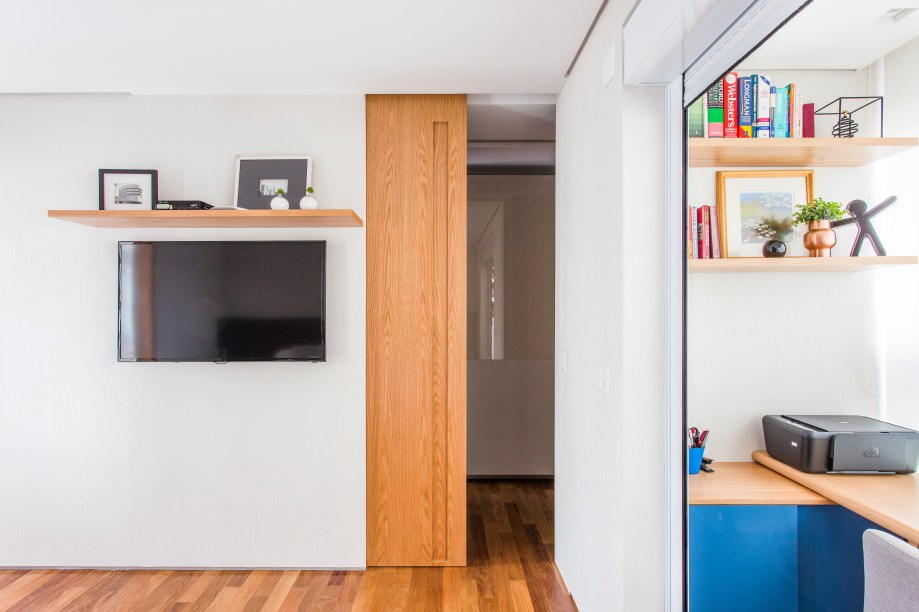 Reforma de apartamento revela décor com ares contemporâneos