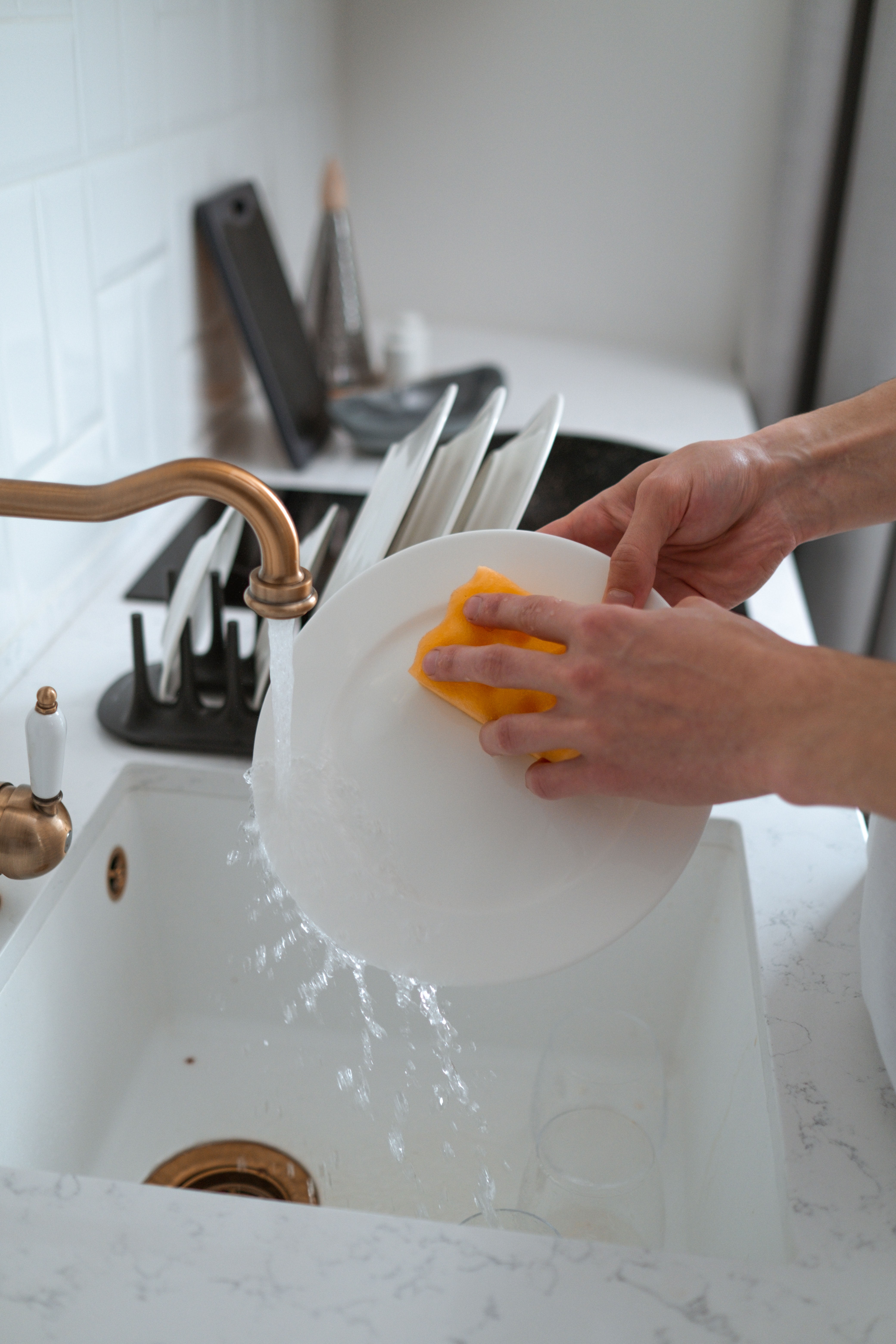 Pode ou não? 10 mitos e verdades sobre a limpeza da casa