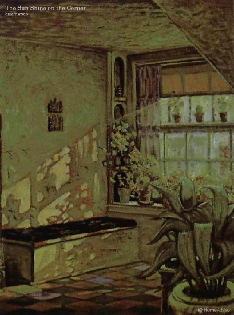 como-seriam-6-comodos-de-pinturas-famosas-na-vida-real-casa.com-2-grant-wood Sala com uma banco de madeira e um alcochoado por cima verde escrudo. Uma janelas grande com uma cortina aberta toma toda uma parede. Plantas altas decoram o ambiente. A imagem alterna entre a pintura de Grant Wtico da obra do artista.