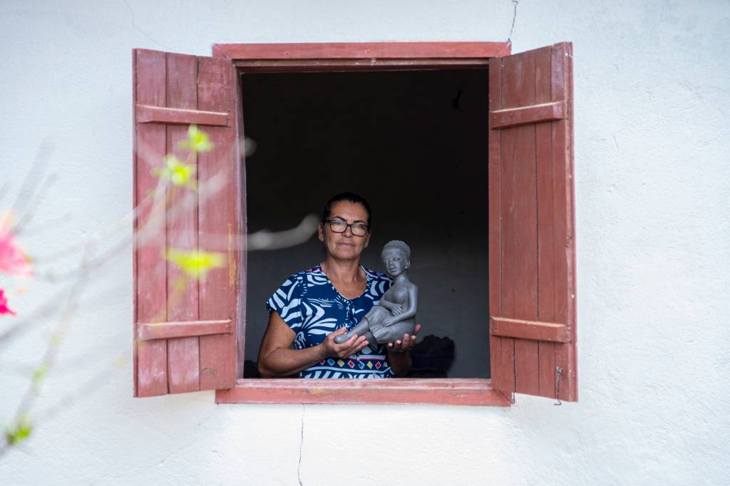 peças decorativas de cerâmica, da Mestra Zezinha, do Vale do Jequitinhonha.