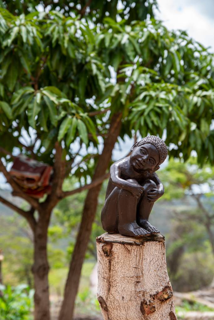 peças decorativas de cerâmica, da Mestra Zezinha, do Vale do Jequitinhonha.