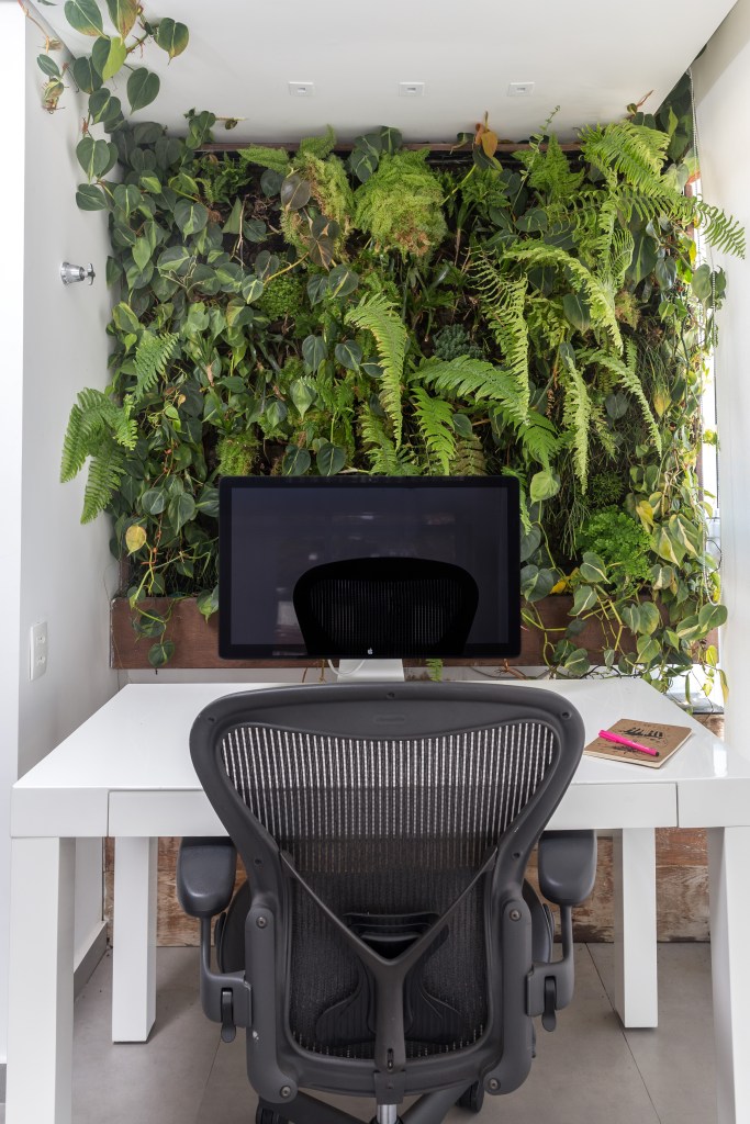 Jardim vertical em home office pequeno