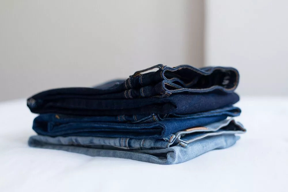 como-arrumar-as-roupas-no-armario-casa.com-5