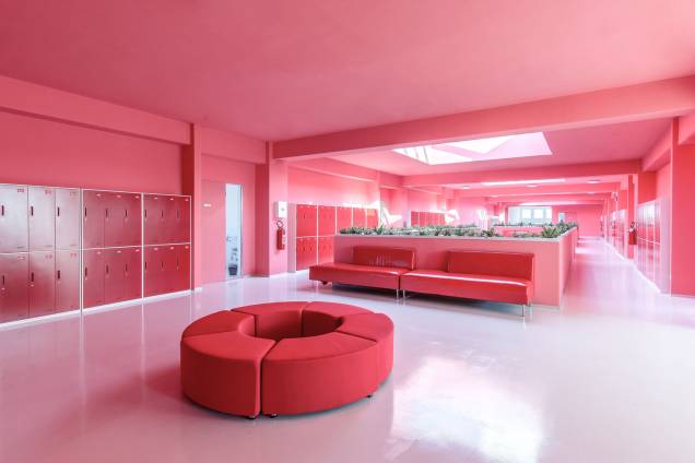Escola Americana de Kosovo, projeto por Maden Group Escola Americana de Kosovo, projeto por Maden Group