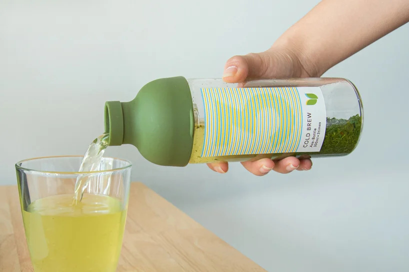 Loja sustentável de chá: pegue sua garrafa com folhas, beba e devolva!