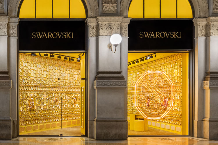 Swarovski reformula seu cisne e inaugura lojas inspiradas em doces