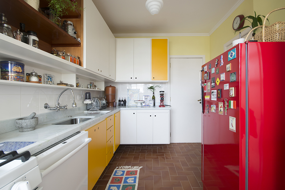 16-decoracao-retro-colorida-deixa-ape-de-120-m-2-mais-alegre-e-despojado_1000 cozinha
