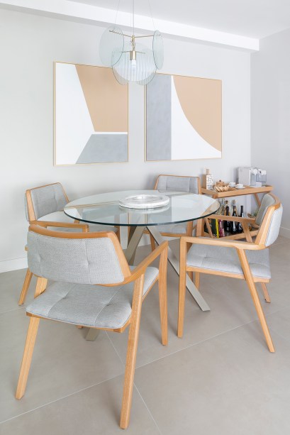 Estilo contemporâneo e minimalista definem este apê de 70 m²