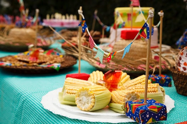 Mesa de festa junina