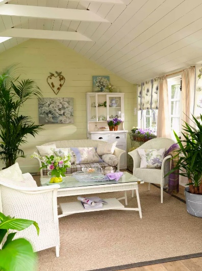 37-cantinhos-de-jardinagem-para-relaxar-e-cuidar-das-plantas-gardeningetc-13 Estilos maiores fornecem um amplo espaço para uma sala de estar completa, de arte ou até mesmo uma academia.