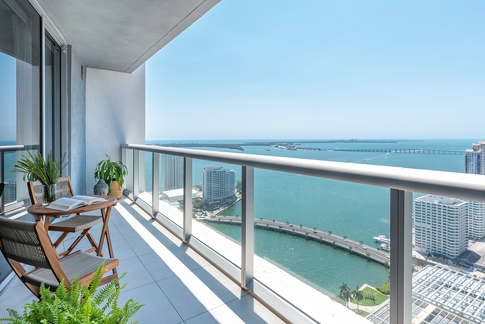 4-com-vista-para-miami-beach-este-ape-de-135-m-2-e-um-oasis-urbano_1000 4-com-vista-para-miami-beach-este-ape-de-135-m-2-e-um-oasis-urbano_1000