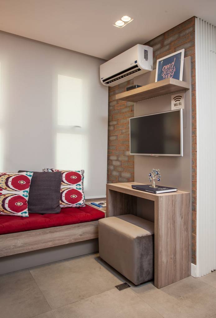 pufes-no-decor-casa.com-Clínica-de-dermatologia—Karina-Korn-´–foto-Eduardo-Pozella-(2)