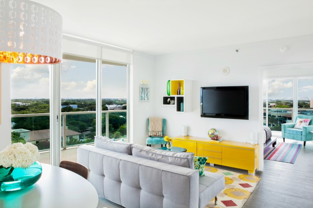 sofa-posicionamento-ideal-casa.com-13-unsplash-blake-wollwine