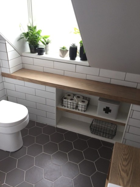 17 ideias de prateleiras para banheiros pequenos