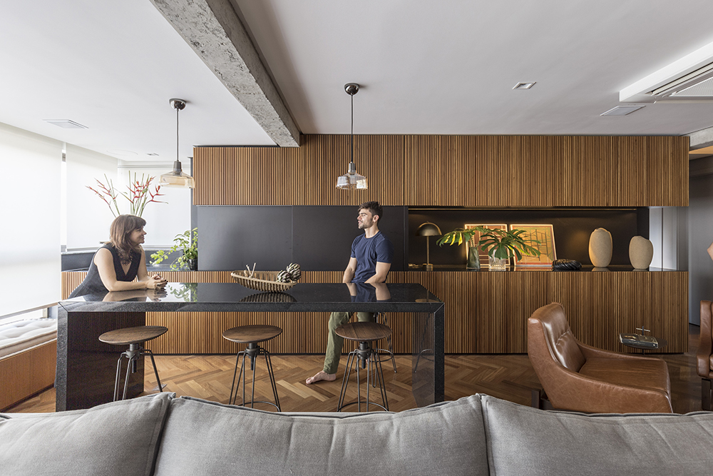 26-materiais-rusticos-e-design-contemporaneo-dao-tom-a-ape-de-123-m-2_1000px 26-materiais-rusticos-e-design-contemporaneo-dao-tom-a-ape-de-123-m-2_1000px