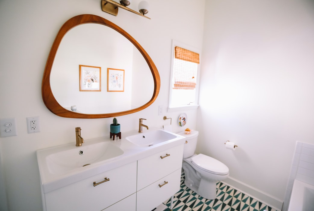 Arquiteta lista 5 itens indispensáveis em banheiros pequenos