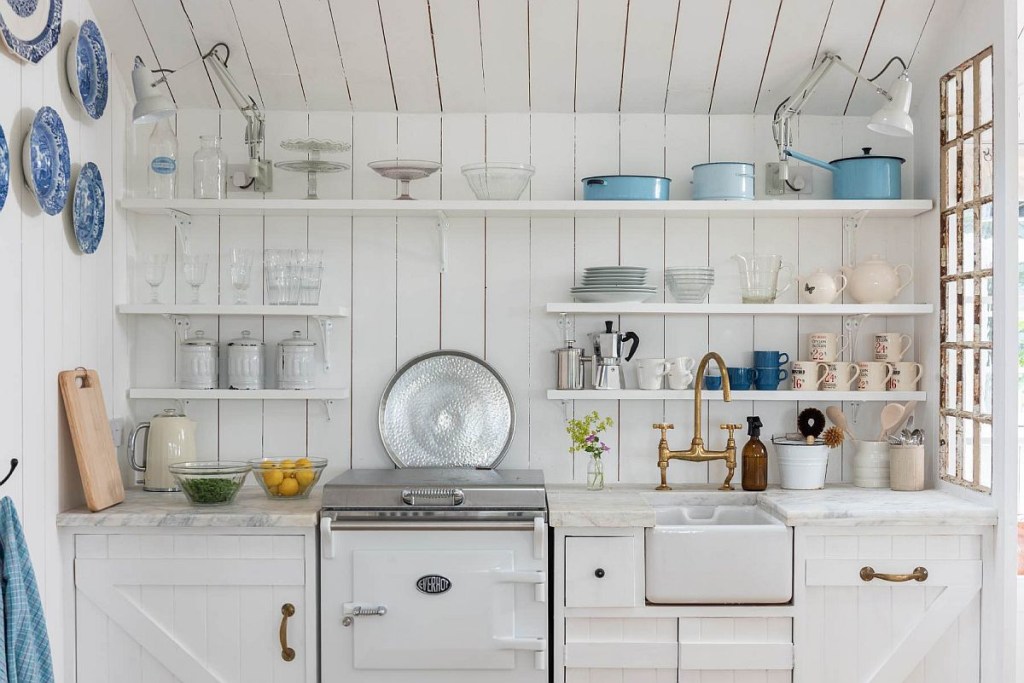 8-estilos-que-funcionam-em-cozinhas-pequenas-decoist-18
