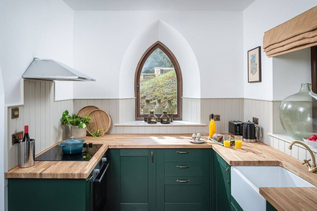 8-estilos-que-funcionam-em-cozinhas-pequenas-decoist-19