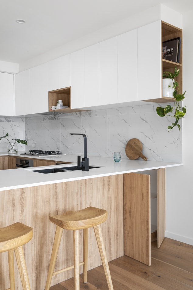 torneira-de-cozinha-como-definir-o-modelo-certo-casa.com-12-unsplash-R-Architecture