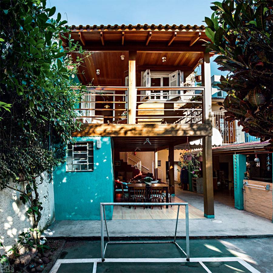 Preocupada com a qualidade da constru&ccedil;&atilde;o e com a preserva&ccedil;&atilde;o do meio ambiente, a arquiteta Luciane Tabbal escolheu um carregamento de gr&aacute;pia &ndash; esp&eacute;cie por natureza dur&aacute;vel e resistente a cupins &ndash; derivado de manejo sustent&aacute;vel e, portanto, certificado.