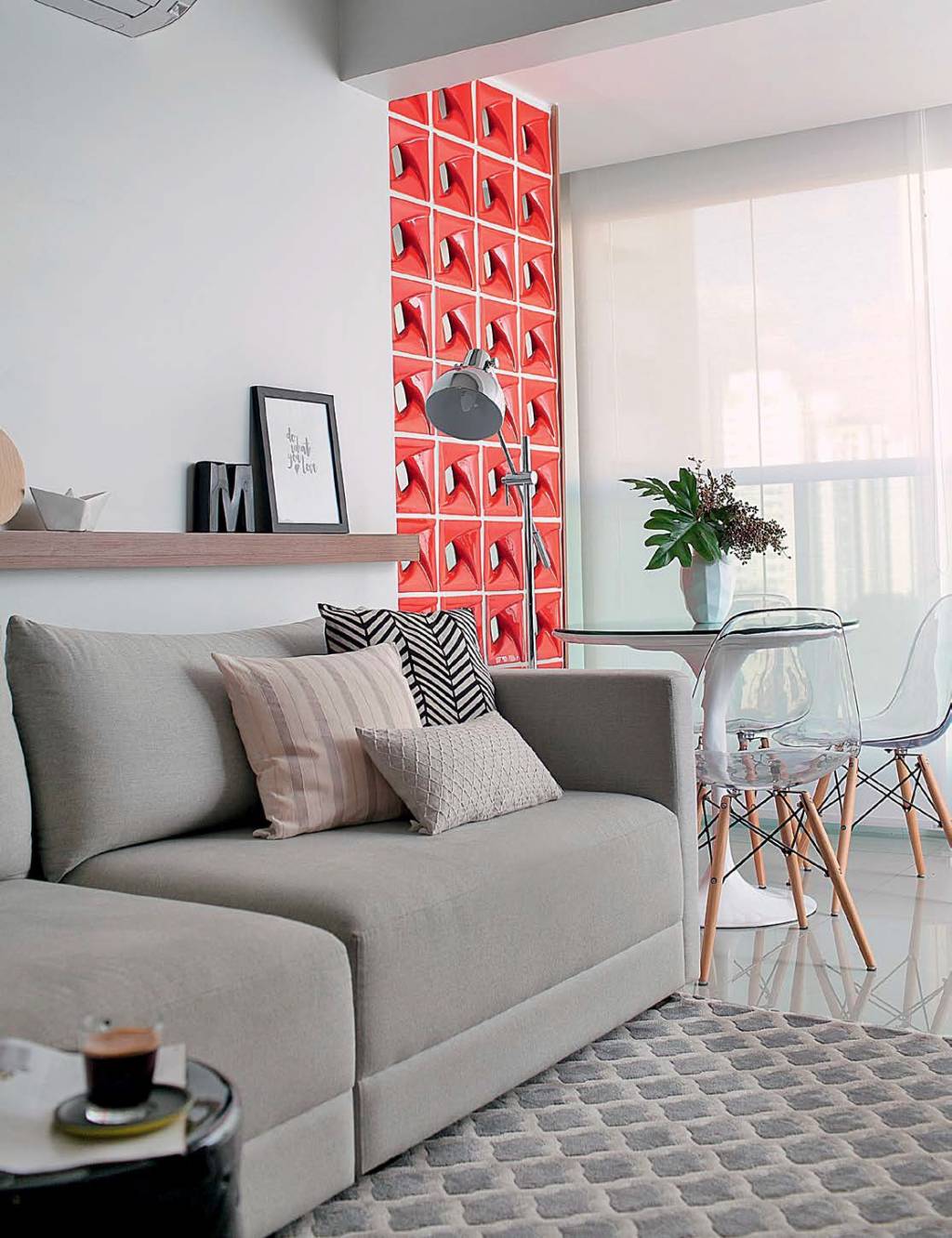02-apartamento-de-65-m²-com-toques-de-cor-na-decoracao