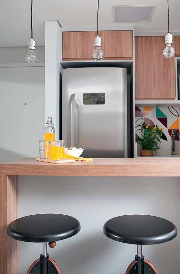04-apartamento-de-65-m²-com-toques-de-cor-na-decoracao