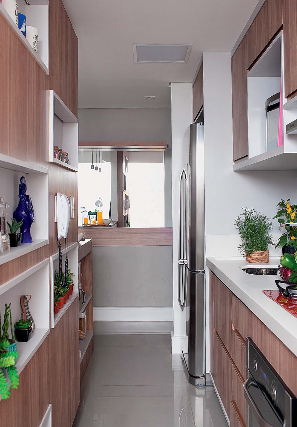 05-apartamento-de-65-m²-com-toques-de-cor-na-decoracao