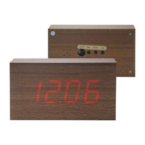 Relógio de madeira, com visor digital, luz de LED , medidas de 10 x 4 x 6 cm – acompanha carregador USB/AC. Americanas.com, R$ 69,90.
