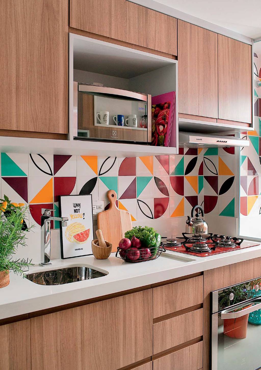 06-apartamento-de-65-m²-com-toques-de-cor-na-decoracao