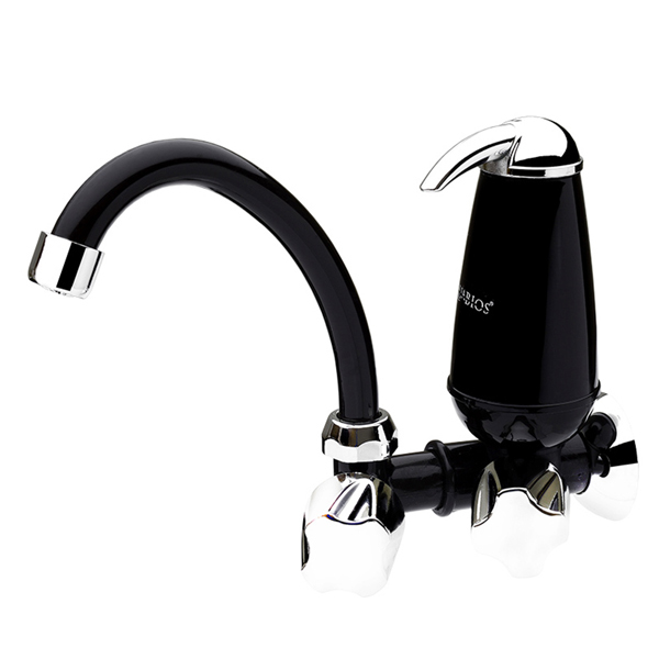 Vem acoplado à torneira de bica alta, com dois registros separados, o Acqua E05, da Acquabios. Leroy Merlin, R$ 51,90.