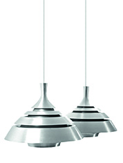 Futurista vintage: O desenho do pendente (30 x42 cm) assinado por Hans-Agne Jakobsson nosanos 60 deu estilo ao alumínio. Por US $ 758 cada um na Pamono. Futurista vintage: O desenho do pendente (30 x42 cm) assinado por Hans-Agne Jakobsson nosanos 60 deu estilo ao alumínio. Por US $ 758 cada um na Pamono.