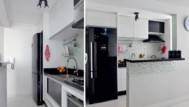 Foi a geladeira preta que ditou o visual que a área de 5 m², que conta também com pastilhas transparente e perolizadas. Os moradores contrataram um azulejista para assentar o revestimento e uma marcenaria para confeccionar os armários. Foi a geladeira preta que ditou o visual que a área de 5 m², que conta também com pastilhas transparente e perolizadas. Os moradores contrataram um azulejista para assentar o revestimento e uma marcenaria para confeccionar os armários.
