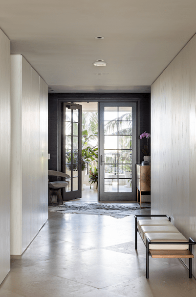 Decoração minimalista e leve define apê de 250 m² em Miami
