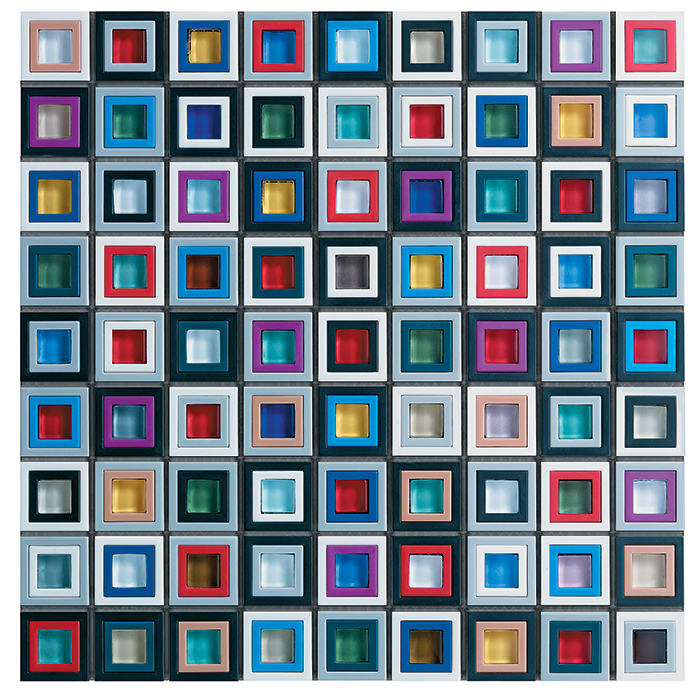 Os quadradinhos que formam as placas de 30 x 30 cm para paredes internas lembram uma profus&atilde;o de janelas. Feitas de acr&iacute;lico, as pe&ccedil;as t&ecirc;m tr&ecirc;s padr&otilde;es de cor. Linha Urban Retr&ocirc;, da Roca Cer&acirc;mica.