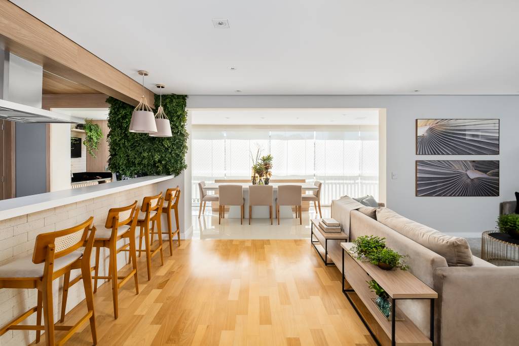 Atmosfera acolhedora toma conta de apê de 140 m² após reforma