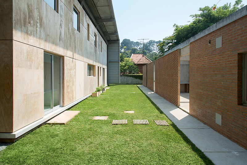 Residência paulista é inspirada na casa de Ray e Charles Eames