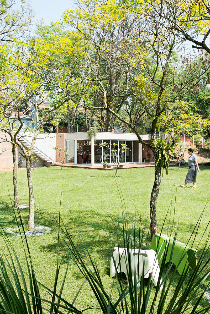 Residência paulista é inspirada na casa de Ray e Charles Eames