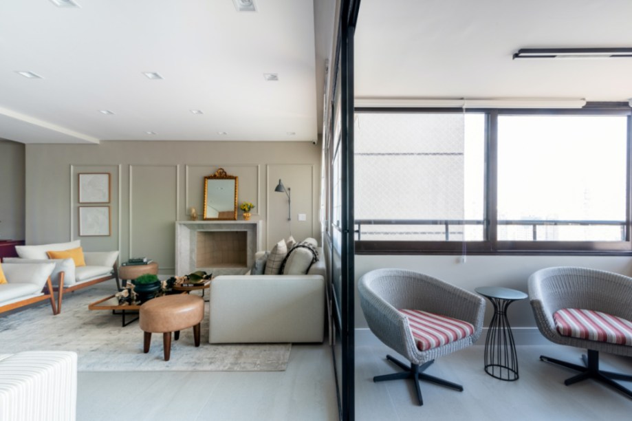 Apartamento de 190m² possui elementos modernos e clássicos