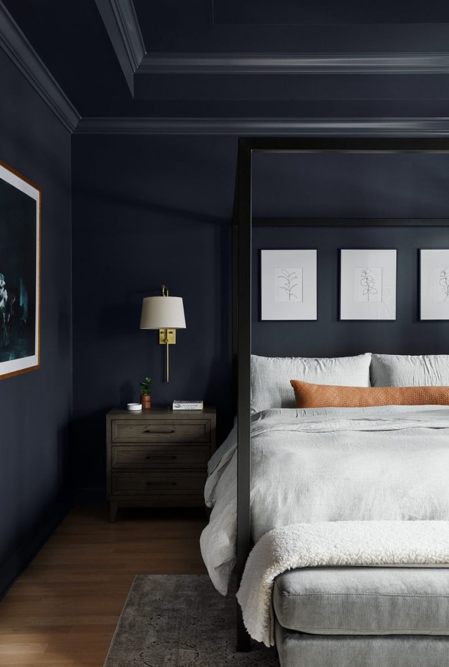 <span style="font-weight: 400">Considere usar uma cor escura nas paredes para criar um ambiente íntimo e temperamental. </span>