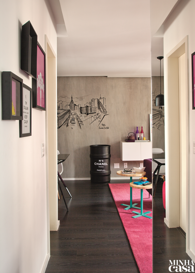 Moderna, estilosa, vibrante – e com muitas pitadas de doçura –, a decoração deste apê paulistano de 68 m² reflete a personalidade da moradora