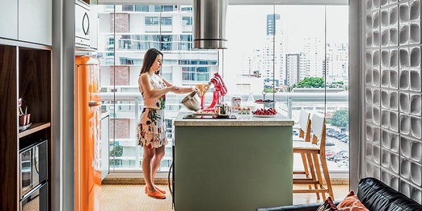 a-cozinha-foi-parar-na-varanda-neste-apartamento-de-38-m_home
