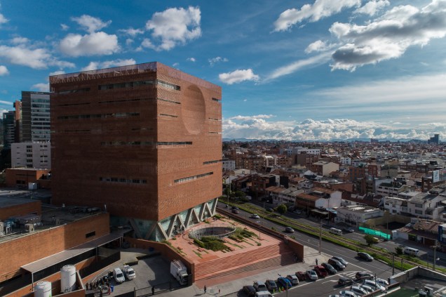 Fundação Santa Fe de Bogotá - colômbia, por El Equipo de Mazzanti.