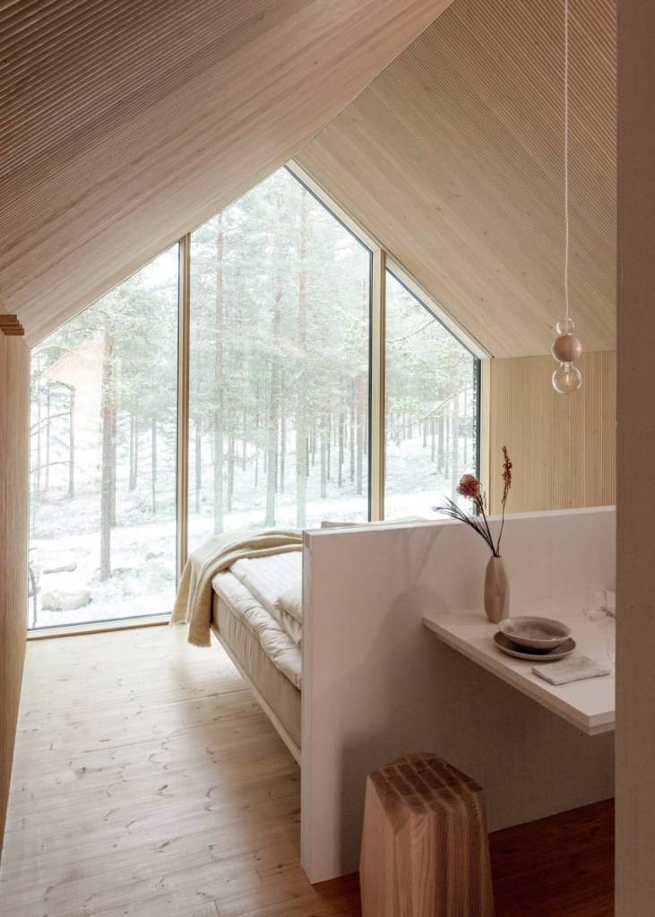 ambientes-cabanas-quarto-casa-interiores-dezeen-03