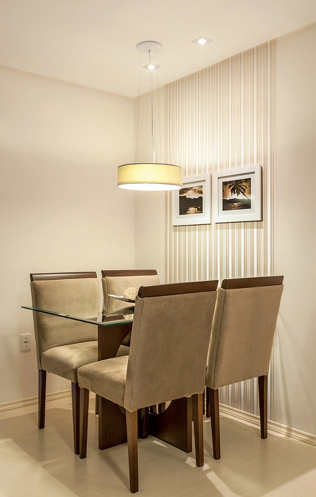 Apartamento de 63 m² com decoração neutra e aconchegante jantar